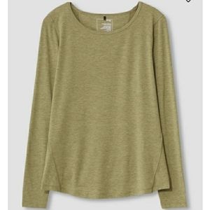 Universal Standard Mia Long Sleeve Easy Tee